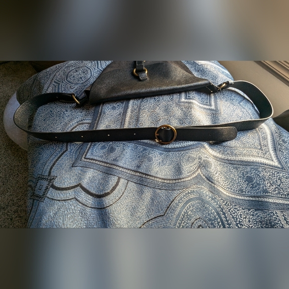 Banana Republic Factory Black Leather Crossbody Bag - Picture 3 of 8